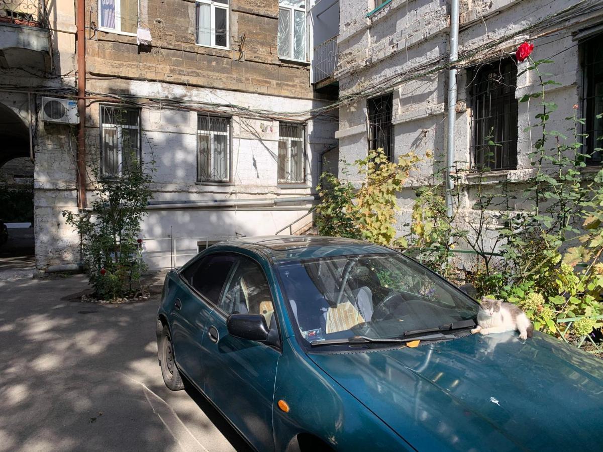 Excellent Apartment In The Center Of Odessa エクステリア 写真